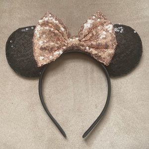 Minnie Mouse ears